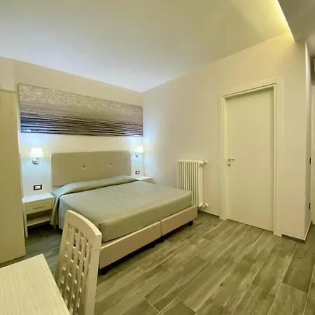 Bed & Breakfast Door